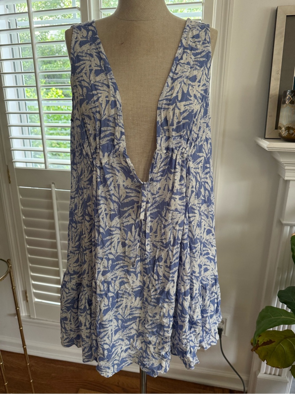 Trend Setter Diva Boutique Blue and White Leaf-Print Swim Coverup - Picture 4 of 4